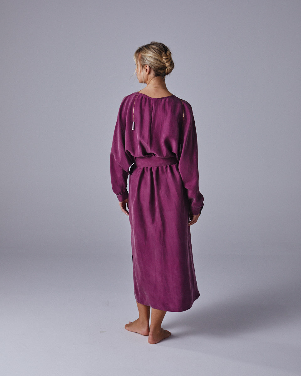 Brushed Silk Dress with a fold-over mouse sleeve